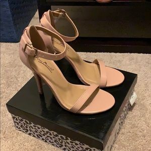 Paten leather nude strap heel